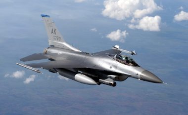 Kur do të mund t’i shohim aeroplanët F-16 të fluturojnë mbi Ukrainë?