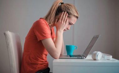 Paguheni mirë, por e urreni – arsyeja pse duhet të largoheni nga kjo punë
