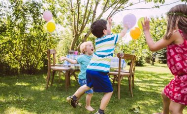 Lirë, shpejt dhe lehtë: Si të bëni balona artificialë me helium