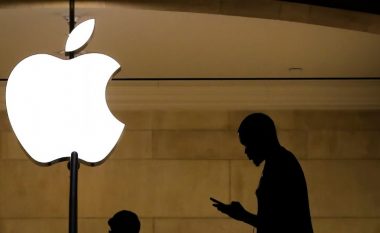 Apple mohon pretendimet e rusëve për spiunazh