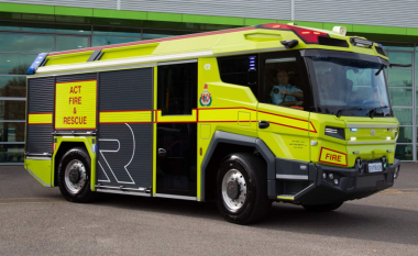 Australia prezanton kamionin e parë “hibrid plug-in” për zjarrfikësit
