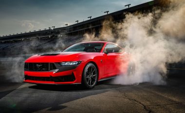 Ford Mustang V8 do vazhdojë të prodhohet edhe në ‘epokën e veturave elektrike’