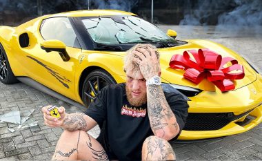 Youtuber-i bleu një Ferrari të ri për të cilin pagoi 421,000 dollarë – e “prishi” që në ditën e parë