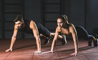 Nga rehatia e shtëpisë digjni 500 kalori për vetëm 30 minuta