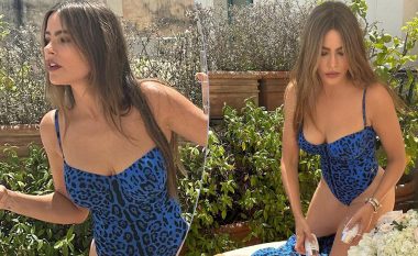 Me bikini njëpjesëshe, Sofia Vergara rikthehet në qendër të vëmendjes pas lajmit për shkurorëzim