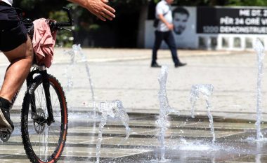 Vapë dhe temperatura të larta, kujdes nga rrezet UV
