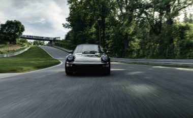 Në një Porsche 911 futën motorin elektrik të Tesla