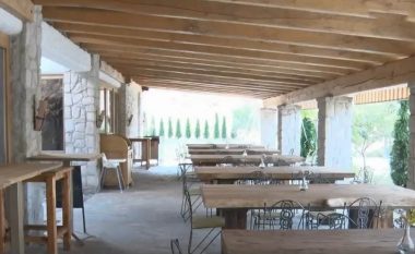 Bregdeti ia merr Kosovës punëtorët, restorantet në krizë gjatë verës