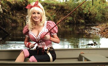 Si të mbani një figurë të hollë në një moshë të shtyrë – këshilla nga legjendarja Dolly Parton