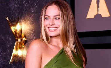 Pa makijazh dhe me rrudha të zakonshme – fansat të mahnitur nga dukja natyrale e Margot Robbie