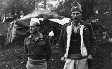 Kujtimet e oficerit britanik: Ndaj kundërshtarëve, Enver Hoxha ishte i pashpirt