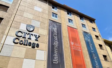 Thirrja e fundit! 25 Bursa shtesë për studentë nga Kosova nga CITY College, Kampusi i Evropës i Universitetit të York-ut