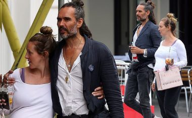 Akuzat për abuzim seksual ndaj Russell Brand: Gruaja e tij shtatzënë i del në mbështetje