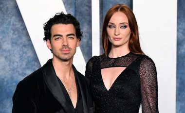 Zbulohet emri i vajzës së dytë të Joe Jonas dhe Sophie Turner, 14 muaj pas lindjes së saj