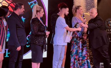 Albian Kryeziu fitoi vendin e dytë në Festivalin Botëror të Parukierisë dhe Bukurisë