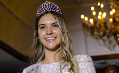 U mbajt konkursi i parë botëror për Miss pa grim: Fitoi 26-vjeçarja Natasha