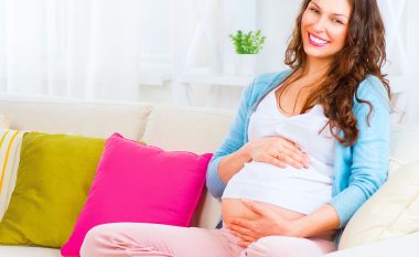 Java e 24-të e shtatzënisë: Bebja tashmë praktikon frymëmarrjen, por nënat duhet të kontrollojnë sheqerin në gjak