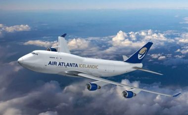 Aeroplani i nisur nga New York-u u detyrua të kthehej në pikën e nisjes kur një kalë në bord u lirua nga stalla