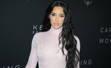 Kim Kardashian kritikohet nga fansat për kostumin e djalit të saj për Halloween: Fëmijët në Palestinë duken kështu çdo ditë