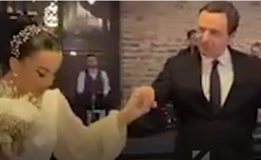 Si rrallë herë, kryeminstri Kurti shihet duke hedhur valle me një çift në dasmë