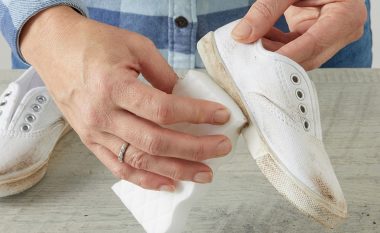Këtë lëng e mban në shtëpi çdo femër, i heq për mrekulli njollat nga atletet