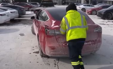 Tesla “të vdekura” mbushën pikat karikuese në Çikago pasi nuk u mbushën për shkak të temperaturave të ulëta