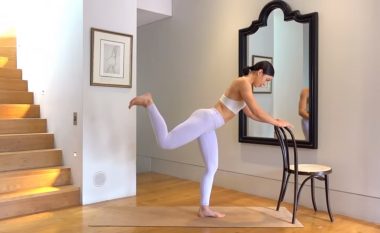Nëse dëshironi të tendosni gjithë trupin, ju ndihmojnë 35 minuta pilates në shtëpi