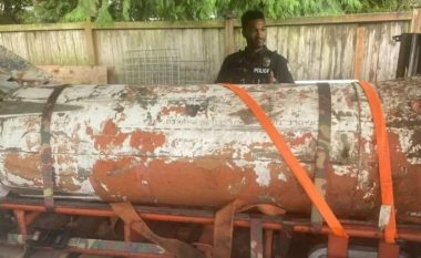 Kontaktoi muzeun ushtarak në Ohio për t’i dhuruar objektin e pazakontë, alarmohet policia kur mëson për çfarë bëhet fjalë