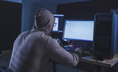 Paralajmërimi i ‘frikshëm’ i ish hakerit të njohur – mos bëni këto 5 gabime në internet nëse nuk doni të keqpërdoren të dhënat tuaja