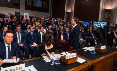 Zuckerbergu ka një mesazh për popullin amerikan pasi u gozhdua nga senatorët