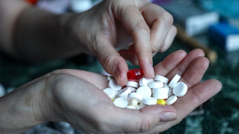 Shitjet e ilaçeve kundër depresionit në Rusi arritën nivelin më të lartë në pesë vite – u shitën 3.6 milionë pako