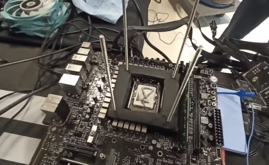 Një rekord i ri botëror është vendosur me procesorin e ri Core i9-14900 nga Intel, pamje që e dëshmojnë këtë