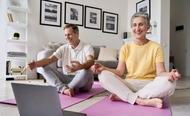 Truri i njerëzve që meditojnë, është shtatë vjet më i ri