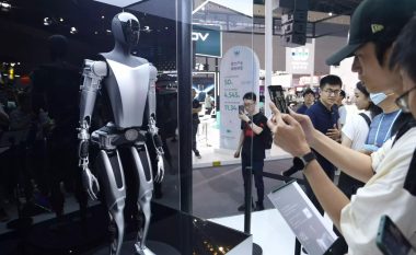 Elon Musk nuk duket i shqetësuar për ardhjen e “robotëve humanoidë” – edhe nëse ata janë bërë nga konkurrentët e tij