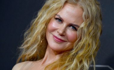 Nicole Kidman ‘përqafon’ trendin e ri të flokëve dhe duket kaq ndryshe