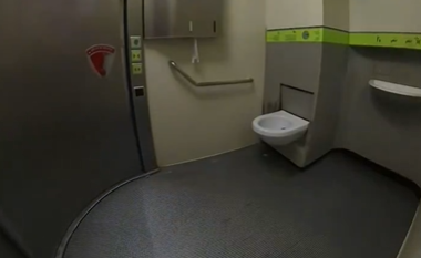 Videoja interesante tregon se si funksionon një “tualet vetë-pastrues”