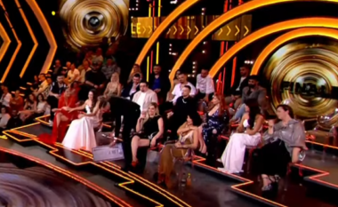 Romeo Veshaj injoroi çekun e 10 mijë eurove si finalist, teksa vazhdoi të fliste me banorët pas eliminimit