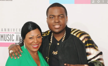 Këngëtari Sean Kingston, flet pasi policia bastisi shtëpinë e tij dhe arrestoi nënën e tij për mashtrim