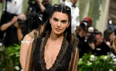 Kendall Jenner zbulon se vuan nga kjo sindromë, e cila nuk e lejon të shijojë arritjet e saj