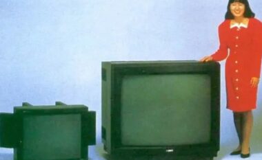 Televizori më i madh ndonjëherë, Sony PVM-4300 me “shpinë” peshonte 200 kilogramë