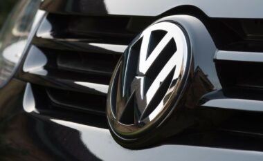 Pronarët e veturave të Volkswagen nervozohen, po u vidhen sensorët në Londër – zëvendësimi i tyre po u kushton 1,600 funte