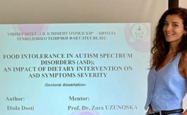 Diola Dosti doktoron në nutricion, Erolld Belegu i bën një dedikim emocionues: Jam krenar për ty dhe arritjet e tua