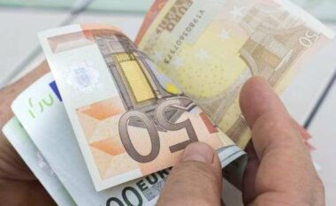 Euro-ja dobësohet pas rezultatit të zgjedhjeve evropiane