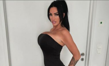 Katie Price thyen rekordin, bën operacionin e 17-të të rritjes së gjoksit