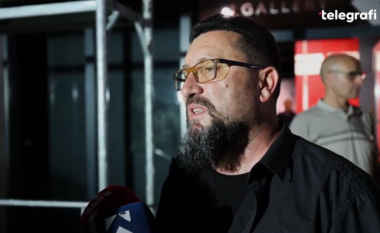Piktori i njohur, Naim Spahiu prezanton ekspozitën “Prapa perdes, fshihen perde të tjera”