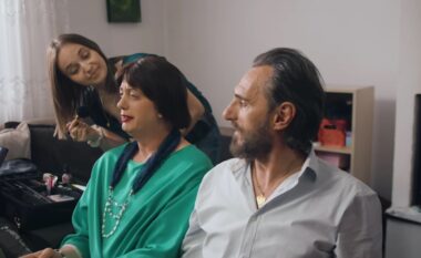 “Me Gjylen” vjen me episodin e ri “Xhelozia” – Gjyla dhe Sheqa vazhdojnë të mbajnë inate me njëri-tjetrin