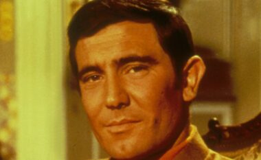 Ish-ylli i James Bond, George Lazenby tërhiqet nga aktrimi