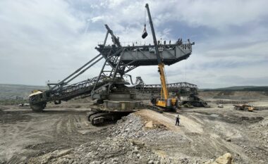 Riparohet dhe rikthehet në operim ekskavatori i KEK-ut