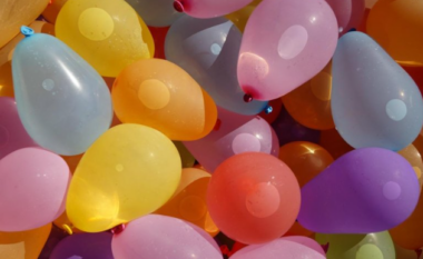 Qyteti i Kalifornisë synon të presë luftën më të madhe në botë me balona me ujë