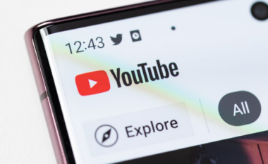 Tani mund të kërkoni nga YouTube të largojë videot me AI që falsifikojnë fytyrën ose zërin tuaj